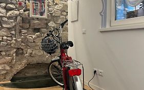 La Piccola Casa Al Lago - Intera Casa Con 3 Camere E 2 Box