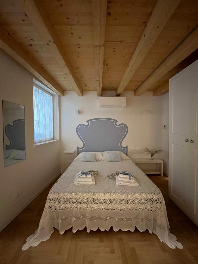 La Piccola Casa Al Lago - Intera Casa Con 3 Camere E 2 Box Salò Zewnętrze zdjęcie