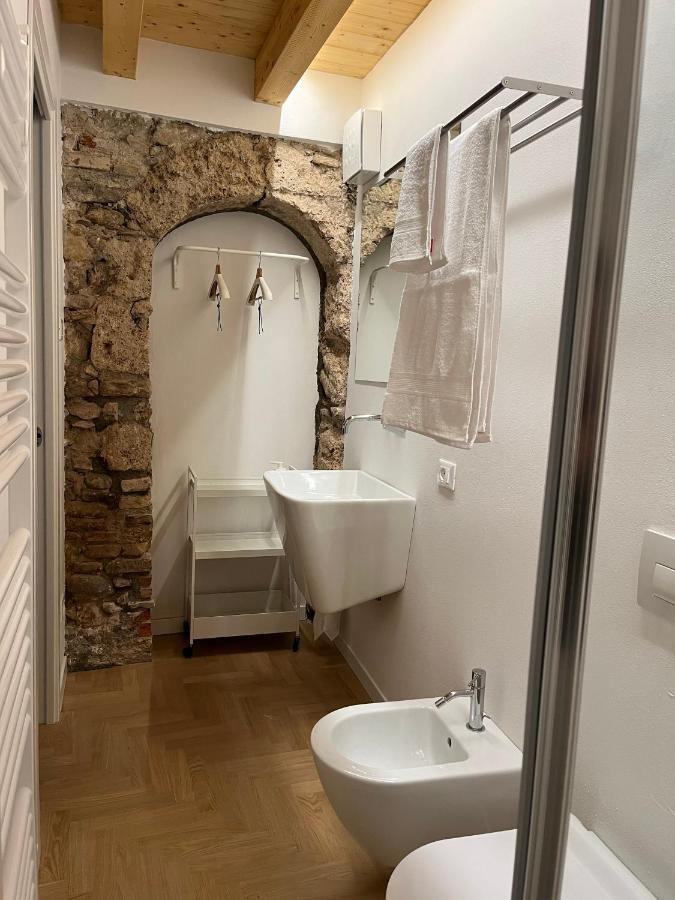 La Piccola Casa Al Lago - Intera Casa Con 3 Camere E 2 Box Salò Zewnętrze zdjęcie