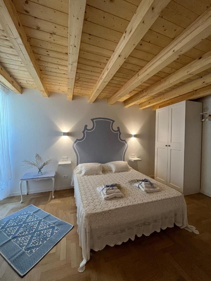 La Piccola Casa Al Lago - Intera Casa Con 3 Camere E 2 Box Salò Zewnętrze zdjęcie