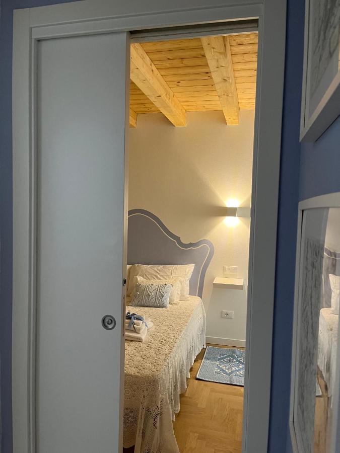 La Piccola Casa Al Lago - Intera Casa Con 3 Camere E 2 Box Salò Zewnętrze zdjęcie