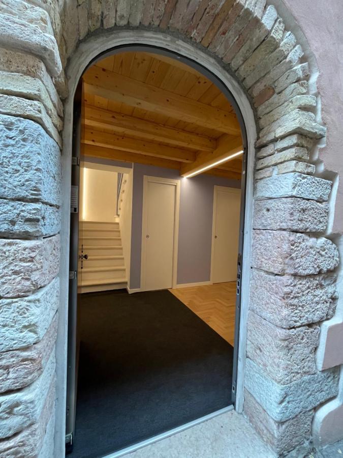 La Piccola Casa Al Lago - Intera Casa Con 3 Camere E 2 Box Salò Zewnętrze zdjęcie