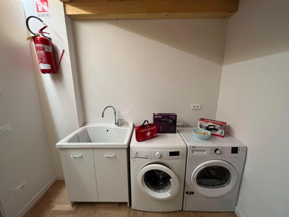 La Piccola Casa Al Lago - Intera Casa Con 3 Camere E 2 Box Salò Zewnętrze zdjęcie