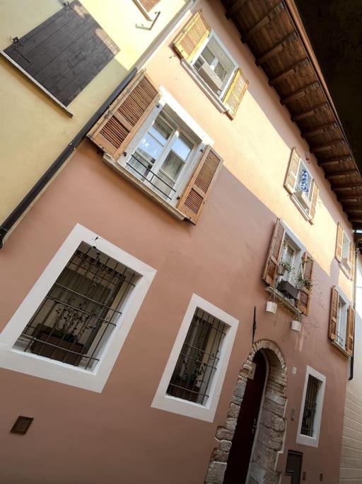 La Piccola Casa Al Lago - Intera Casa Con 3 Camere E 2 Box Salò Zewnętrze zdjęcie