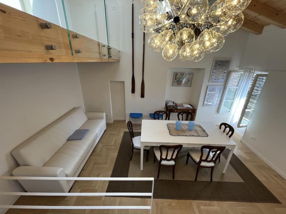 La Piccola Casa Al Lago - Intera Casa Con 3 Camere E 2 Box Salò Zewnętrze zdjęcie