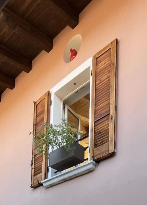 La Piccola Casa Al Lago - Intera Casa Con 3 Camere E 2 Box Salò Zewnętrze zdjęcie