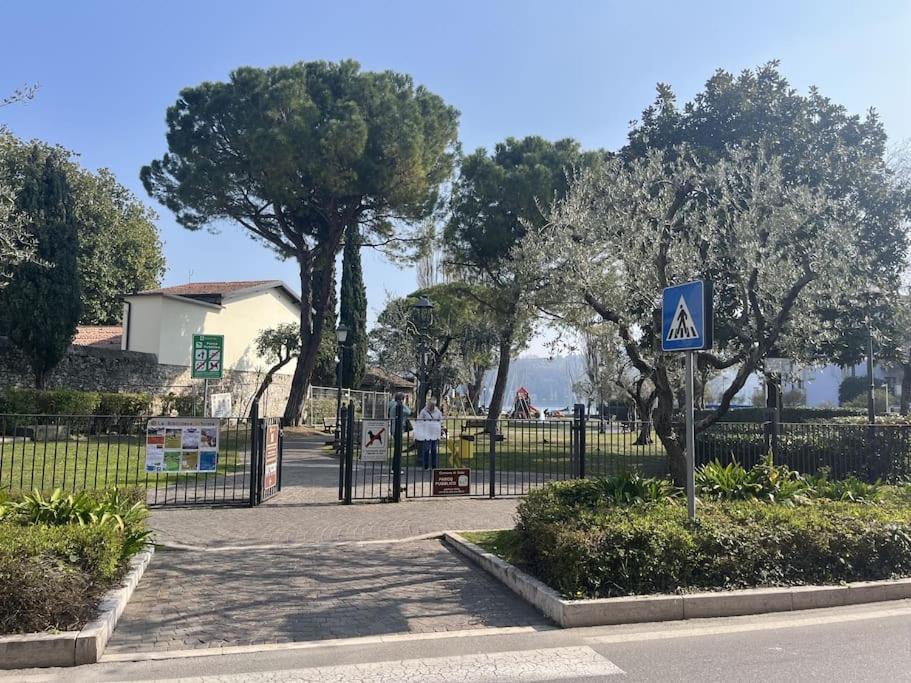 La Piccola Casa Al Lago - Intera Casa Con 3 Camere E 2 Box Salò Zewnętrze zdjęcie