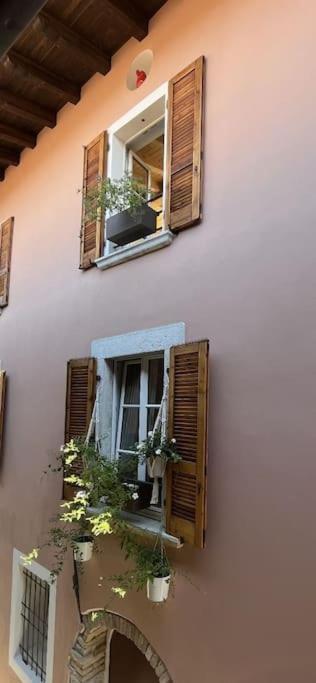 La Piccola Casa Al Lago - Intera Casa Con 3 Camere E 2 Box Salò Zewnętrze zdjęcie